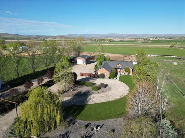 4243 Homestead Rd, Homedale, ID 83628