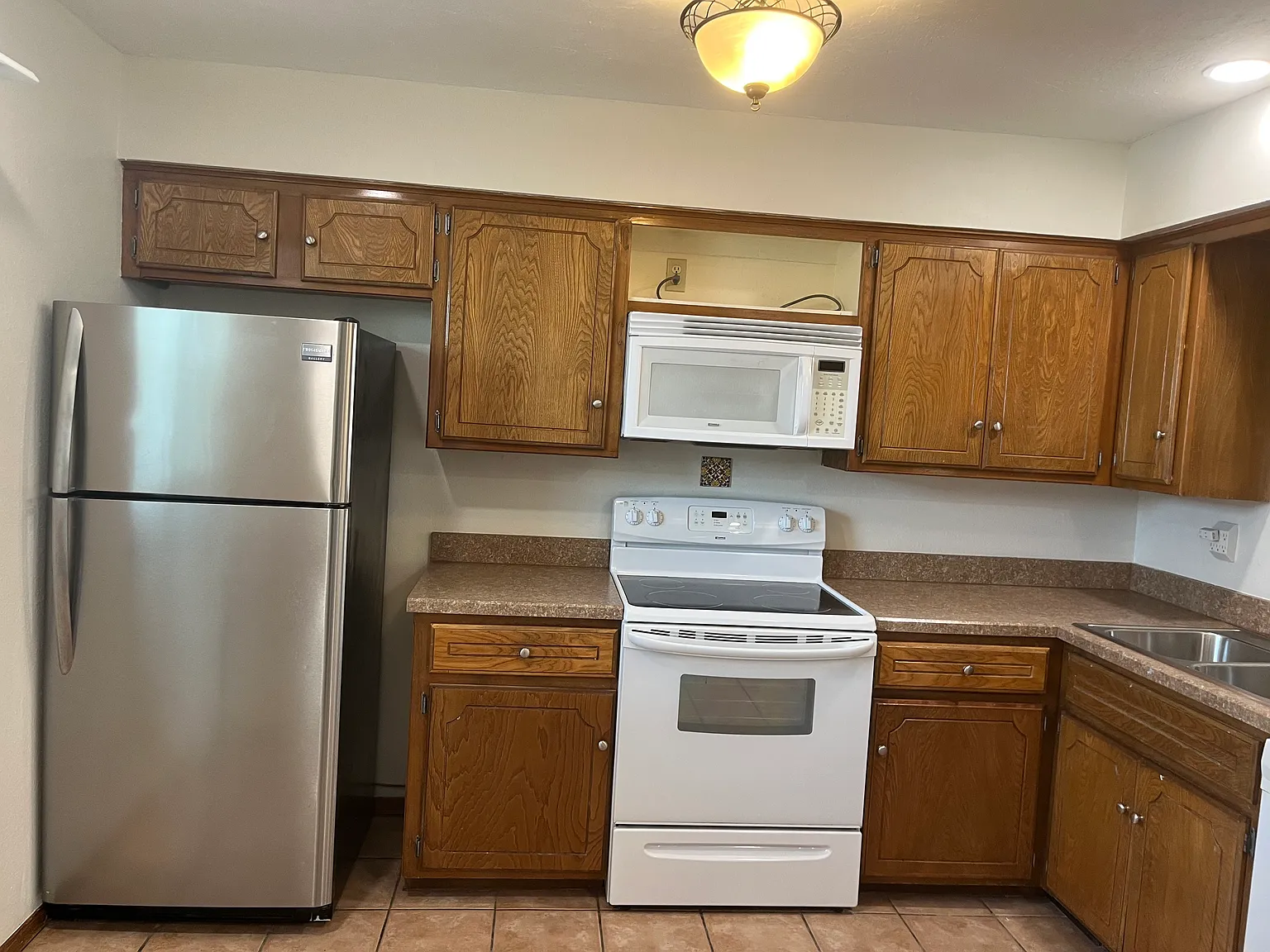 3901 N Kickapoo Ave — Photo 1