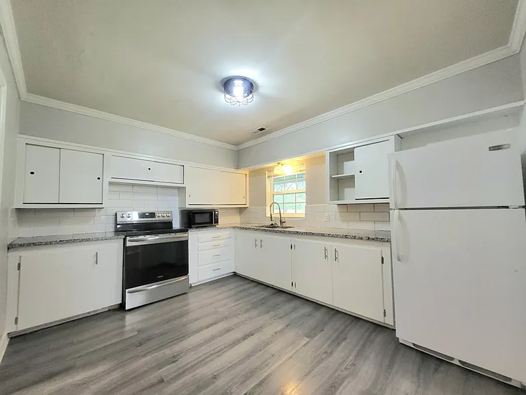 1946 S Dollison Ave #A — Photo 5