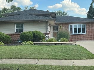 1115 Key West Dr, Lockport, IL 60441