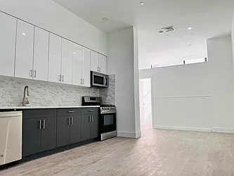 Rented by R New York