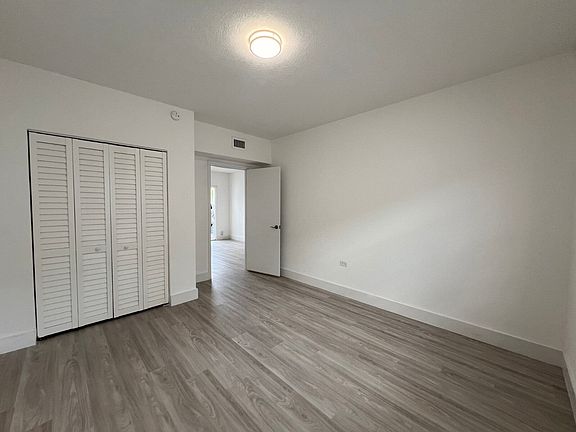 5th image of 1904 Calais Dr