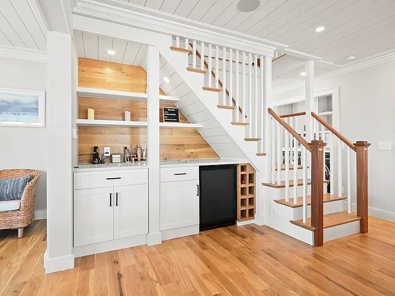 9 Tuckernuck Ave — Photo 16