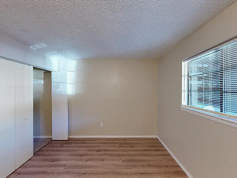 1855 Girard Blvd NE — Photo 55