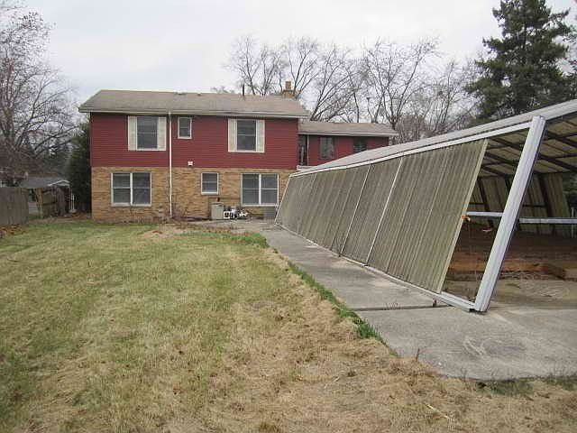 2nd image of 22W581 Arbor Ln