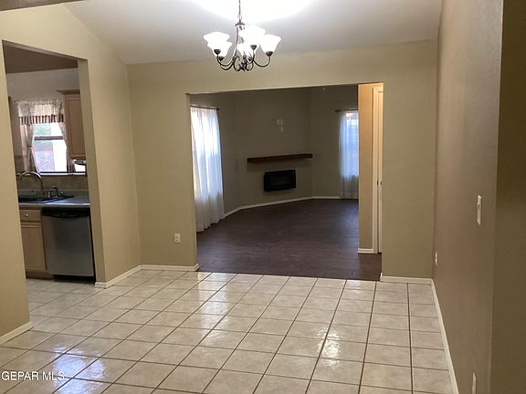 4th image of 5793 Crest Dr