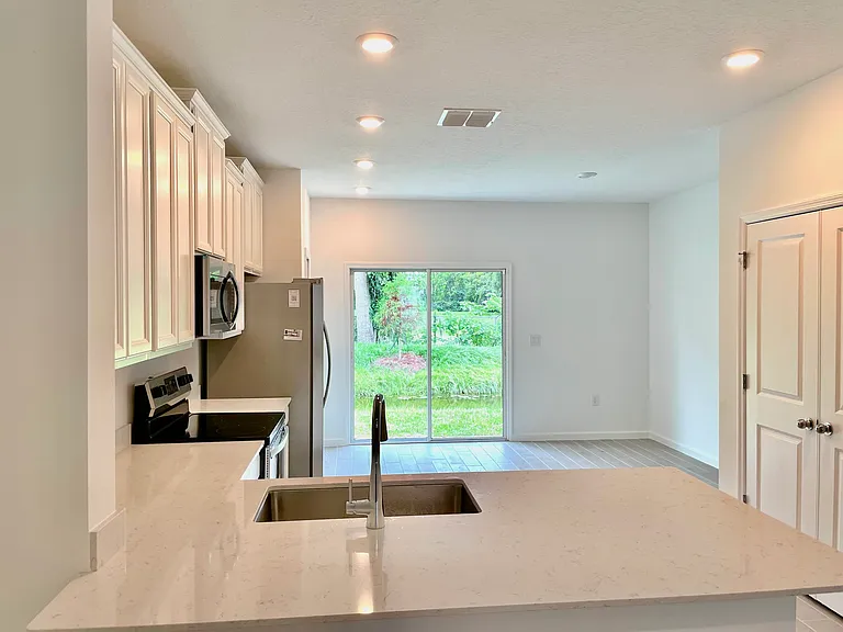 3409 SW 34th Avenue Cir #17 — Photo 3