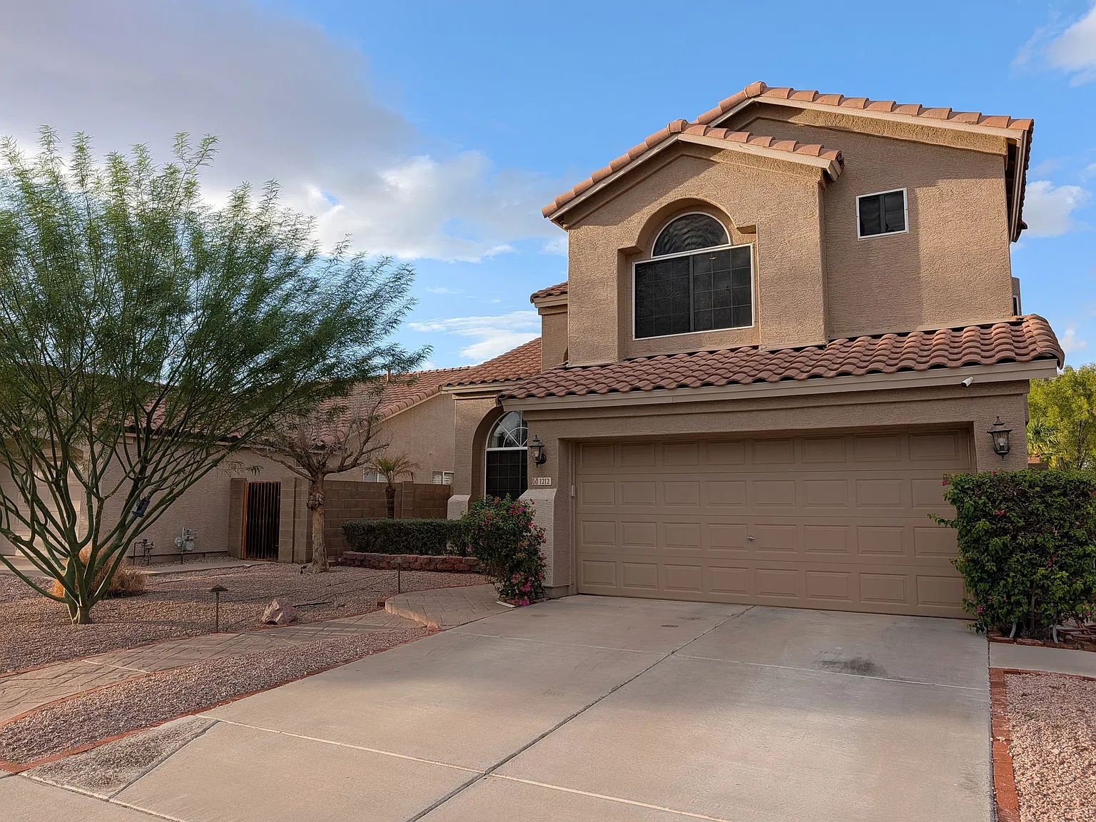 4 bed, 2144 sqft, $2,695 — Photo 1