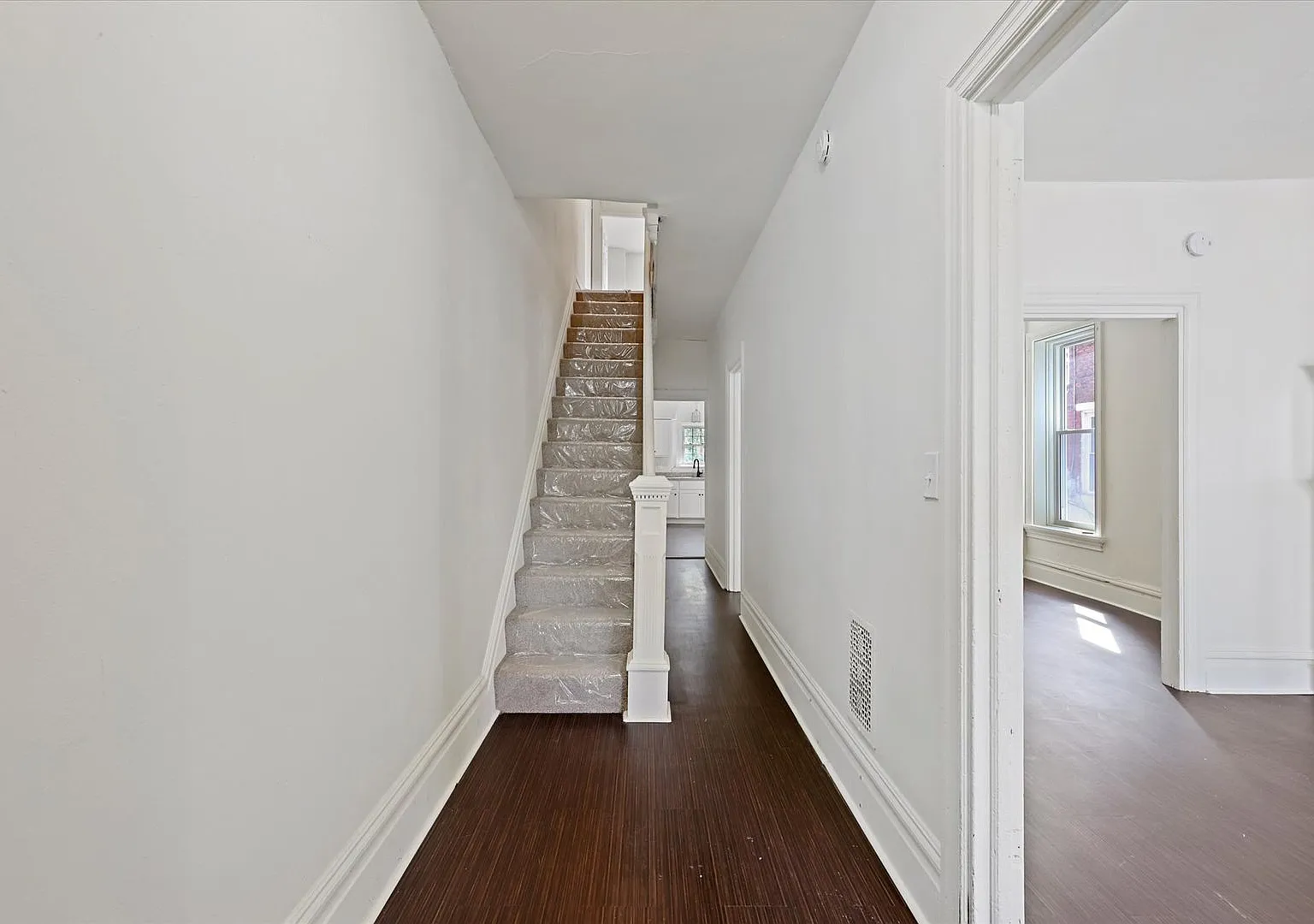 Coming Soon! Beautiful 5 Bedroom, 1.5 Bath Home in Allison Hill, Harrisburg, Pa! — Photo 2