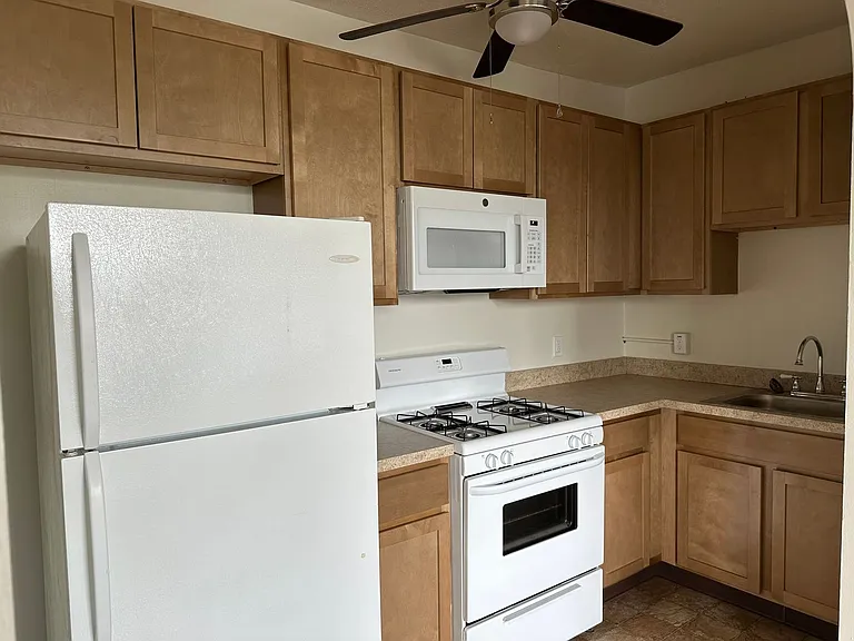 1722 W Market St — Photo 5