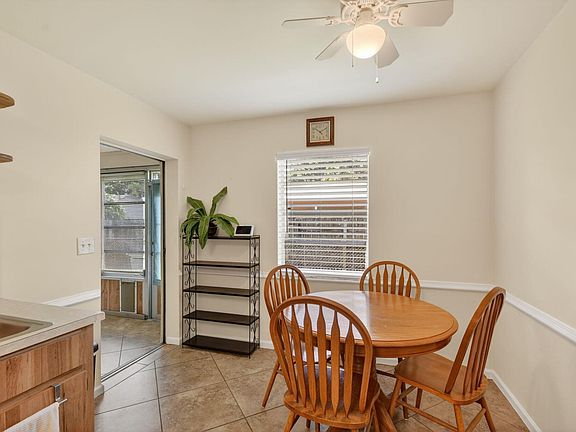 5th image of 3950 Aladdin Avenue