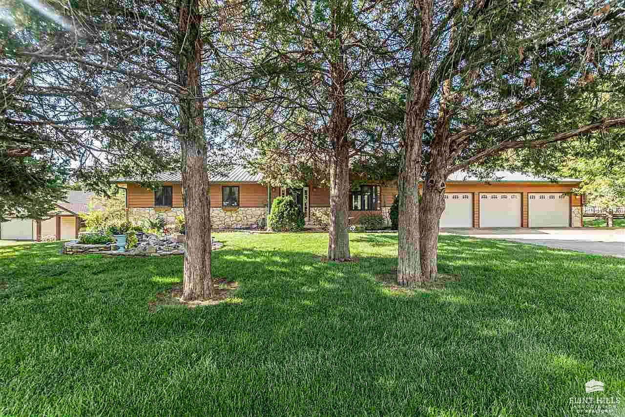 729 W 5th St, Chapman, KS 67431 MLS 20232238 Zillow