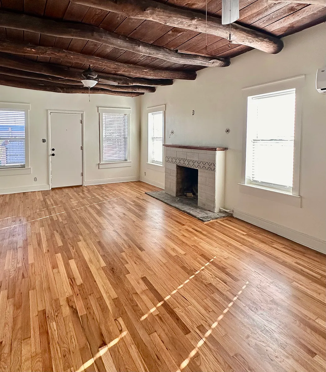 Building Photo - 129 W Fleming Ave #A