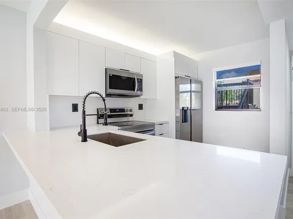 1000 NW 106th Ter #101, Hollywood, FL 33026