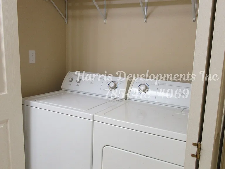 135 S Main St #201 — Photo 8