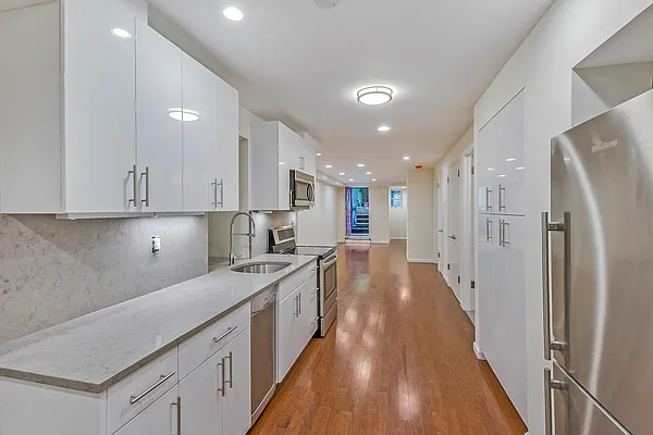 Rented by RES New York | media 25