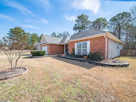 4th image of 72 Lee Road 504