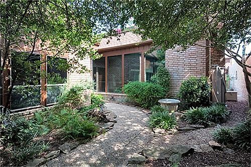 1st image of 3115 Squireswood Dr