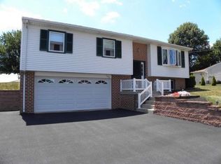 528 Pine Hill Rd, Lititz, PA 17543