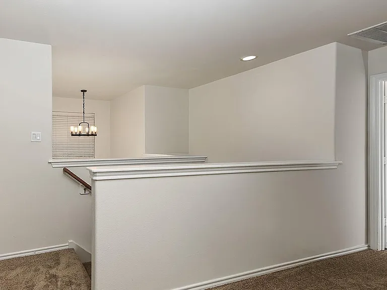 102 Blue Creek Ct — Photo 12
