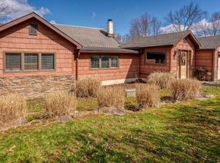 15 Pinecliff Lake Dr, West Milford, NJ