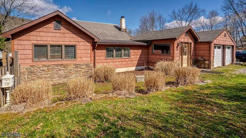 15 Pinecliff Lake Dr photo 1