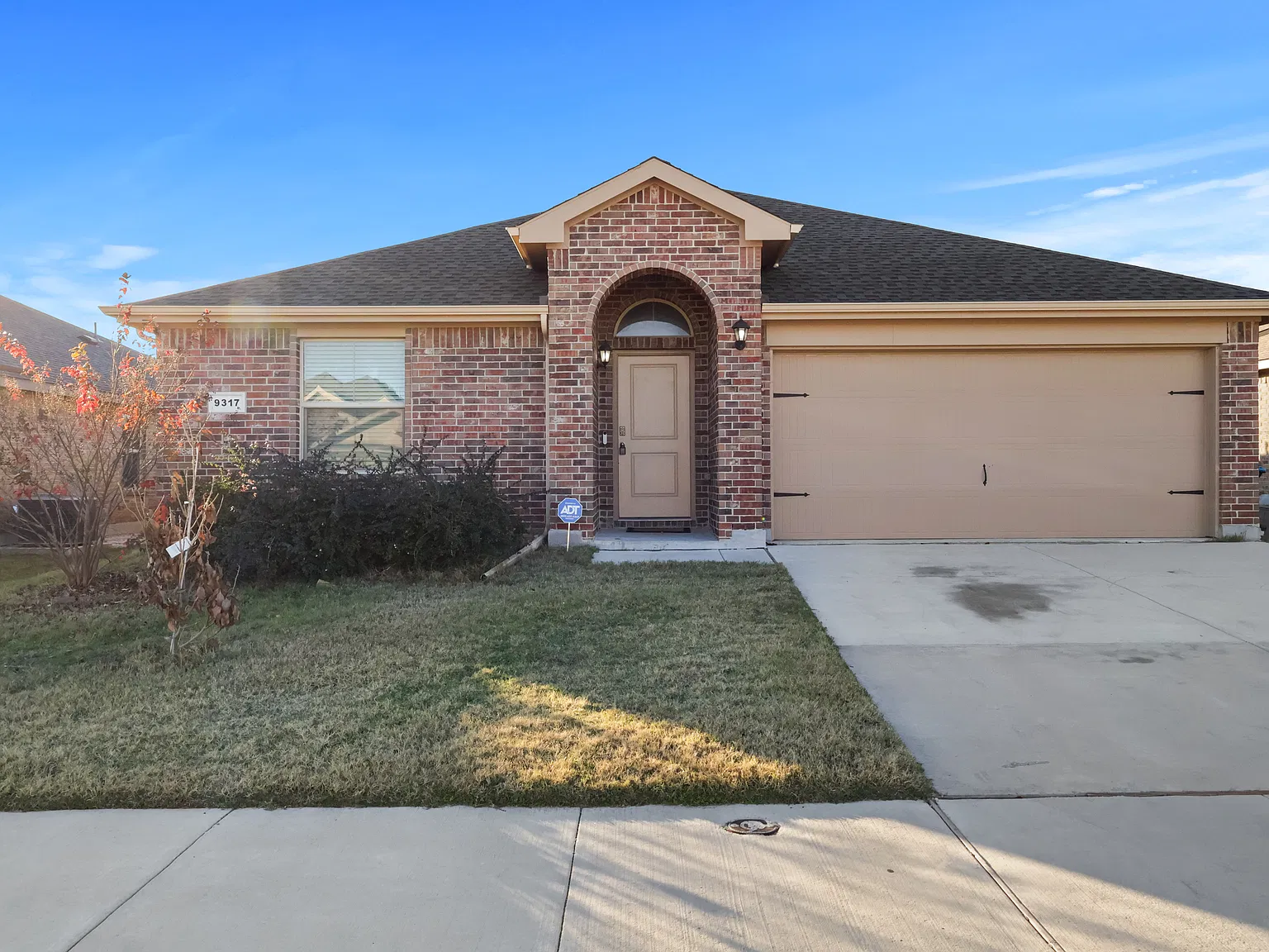 4 bed, 1700 sqft, $2,399 — Photo 4