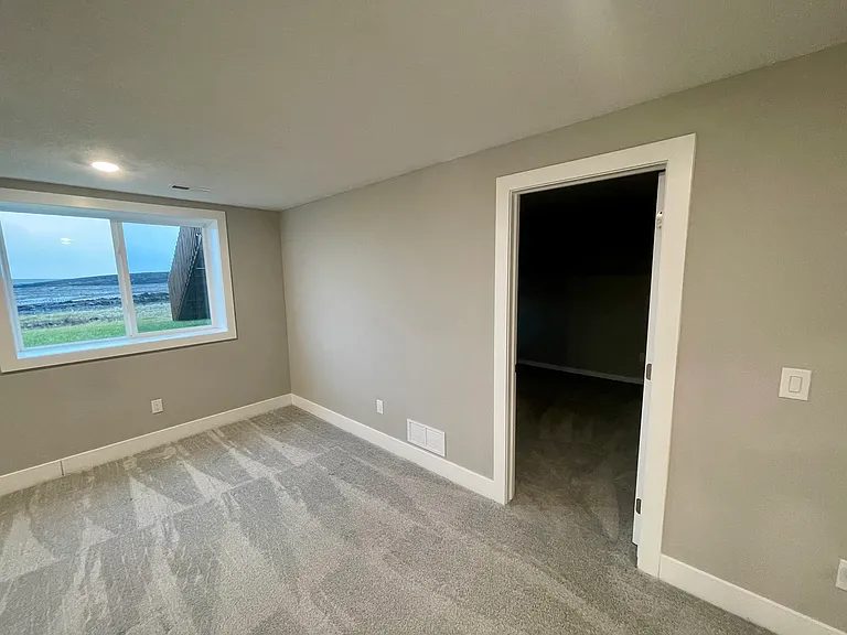 610 NE 57th St — Photo 20