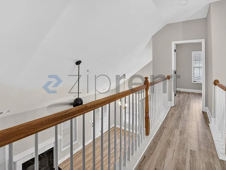 4584 Garden City Dr — Photo 32