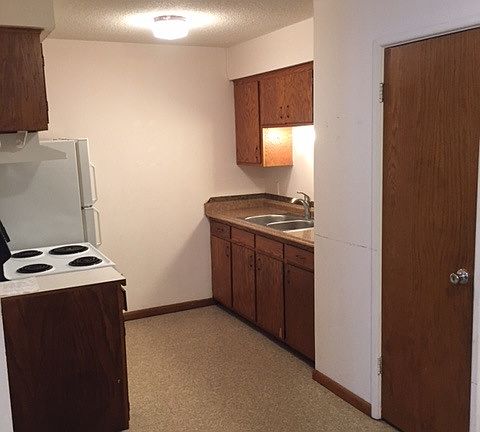 3rd image of 2174 Green Ave APT 10