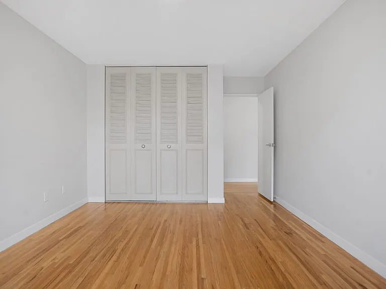 6111 Tisdall St — Photo 47