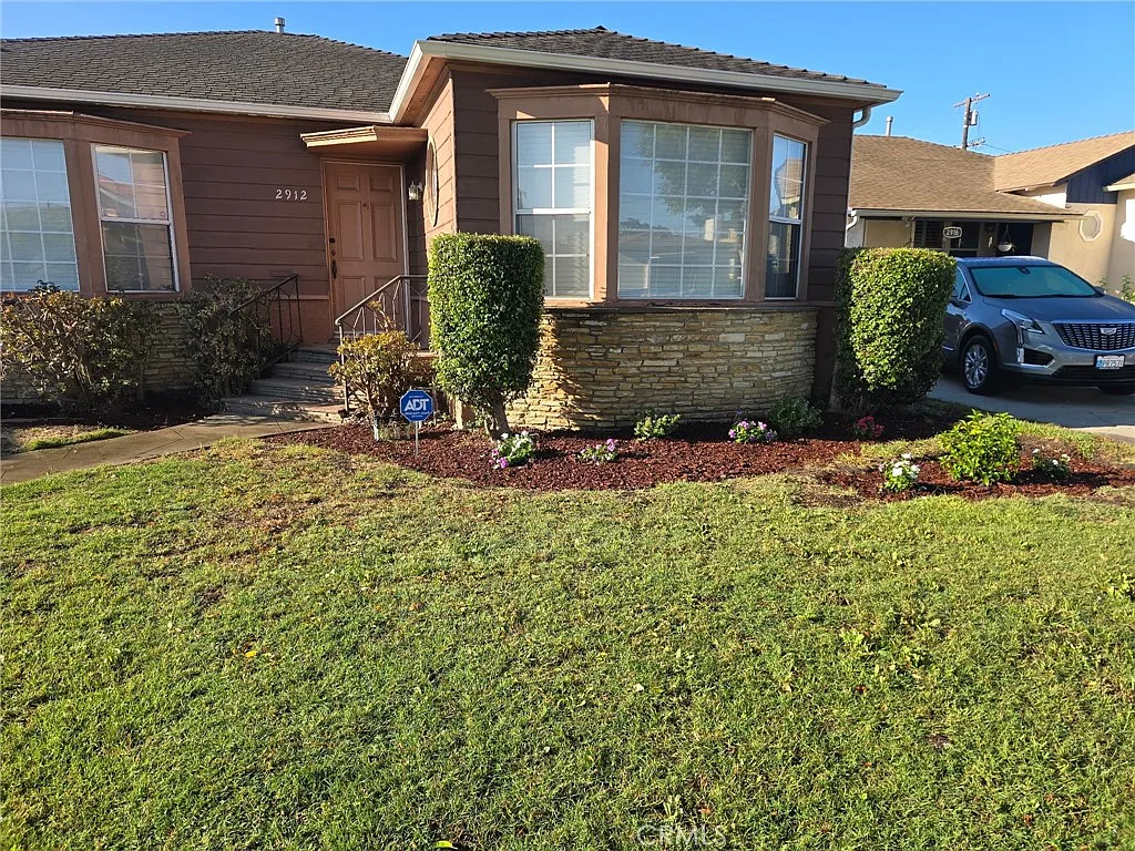 3 bed, 2.5 bath, 1546 sqft, $4,150 — Photo 3