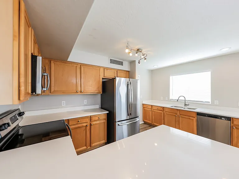 12209 W Flanagan St — Photo 7