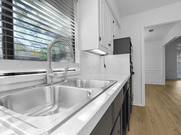 4033 Saint Christopher Ln — Photo 16