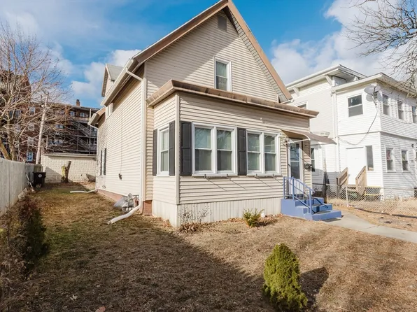 167 Oak St, Holyoke, MA 01040