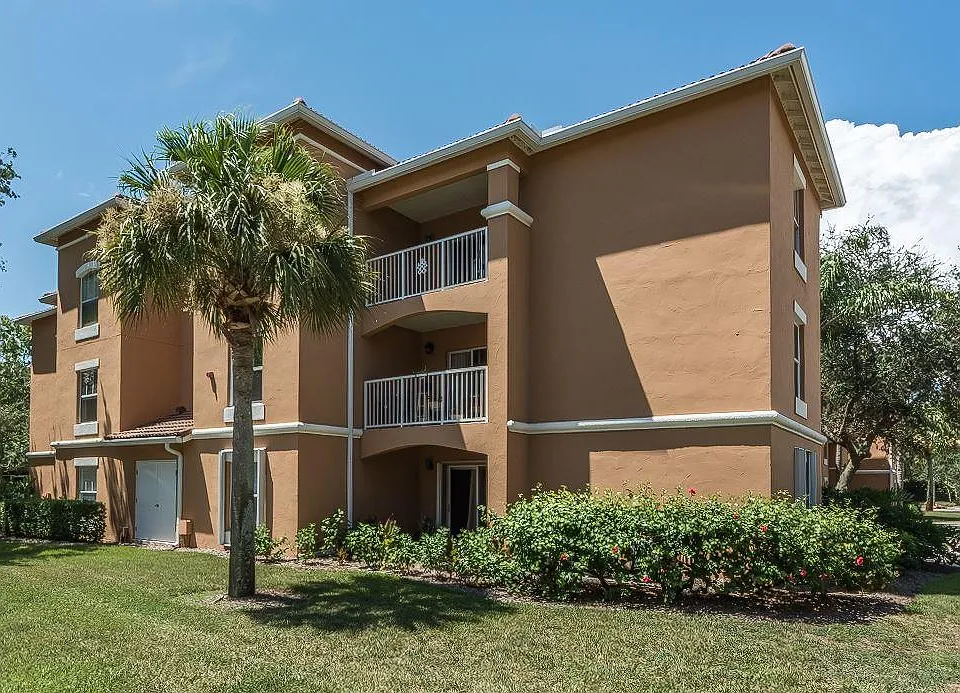 5080 Fairways Cir #G301