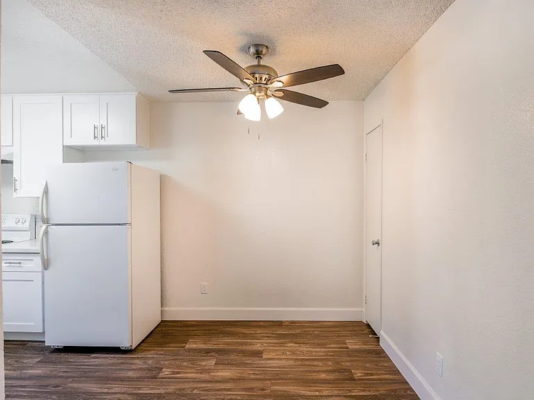 Monte Vista Apartments — Photo 20