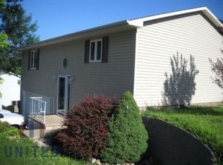 2505 W 22nd St, Sioux City, IA 51103