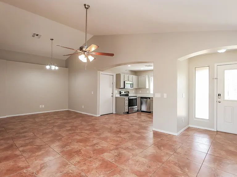 1604 S 80th Ln — Photo 5