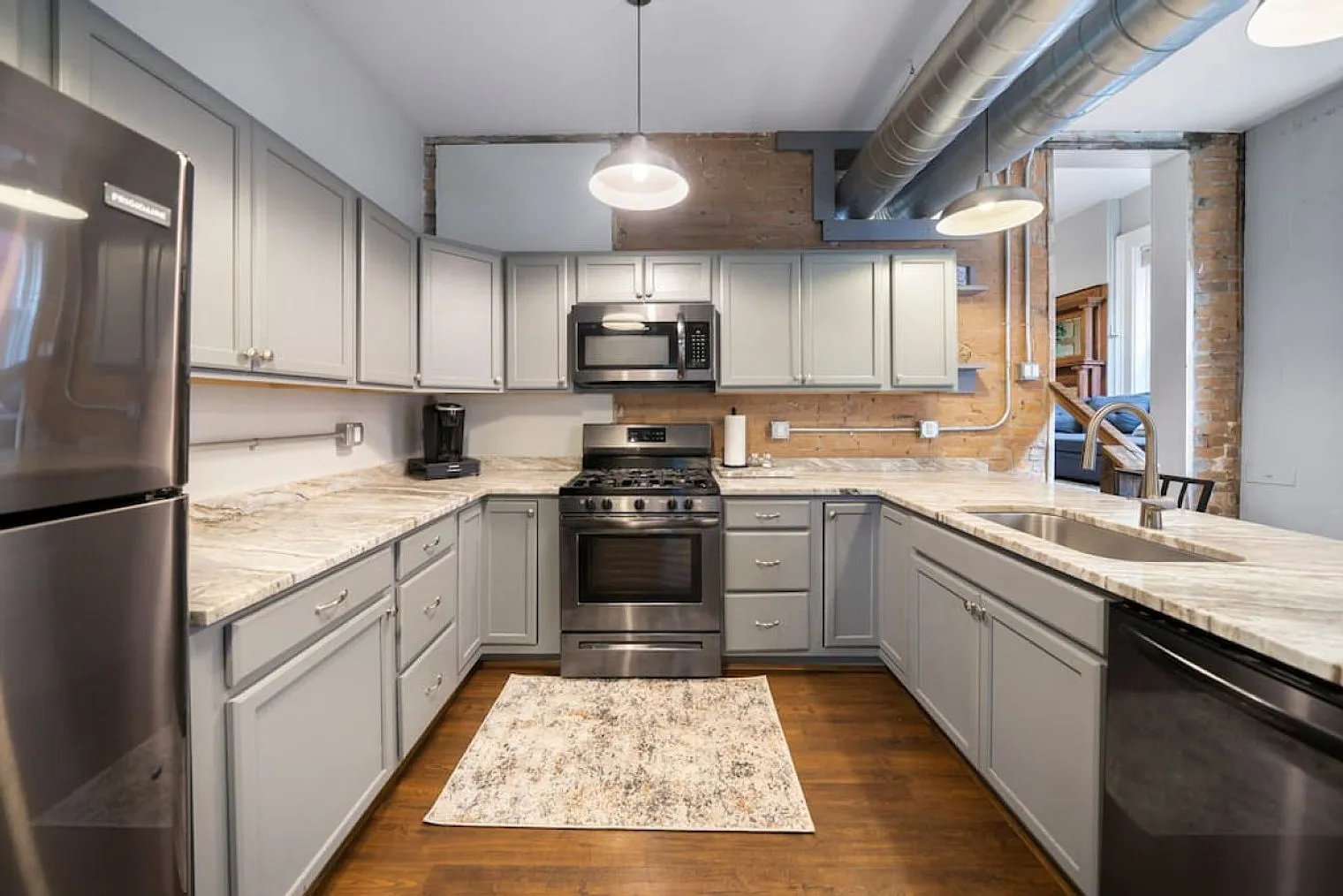 2 bed, 2.0 bath, 1625 sqft, $2,253 — Photo 4