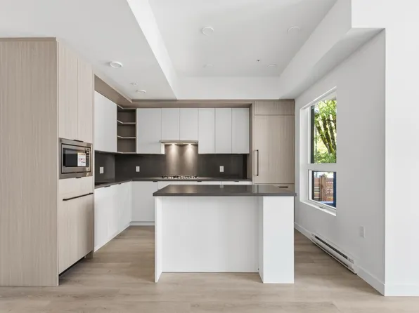 2268 Broadway E #102, Vancouver, BC V6K 0B2