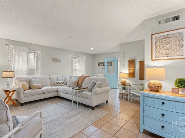 302 E Island Square Drive, St Simons Island, GA 31522
