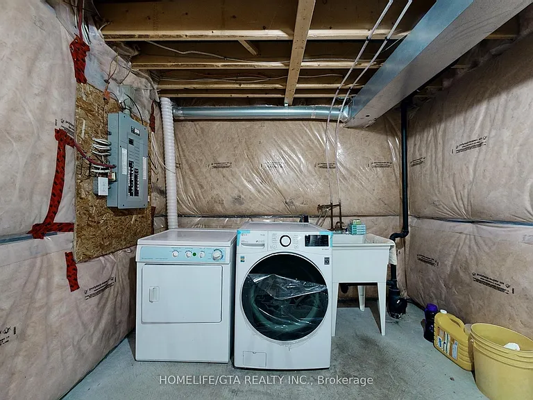 32 Scott Brown St — Photo 47
