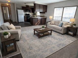 214 Lakeshore Cir #214, Oxford, MI 48371