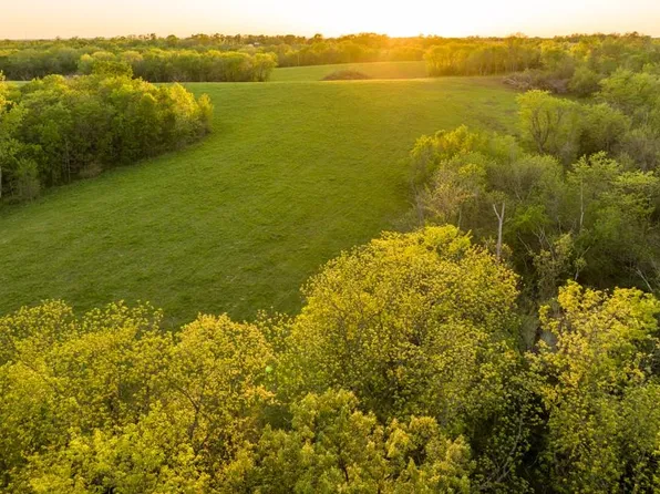 10882 Rock Falls Rd, Orrick, MO 64077