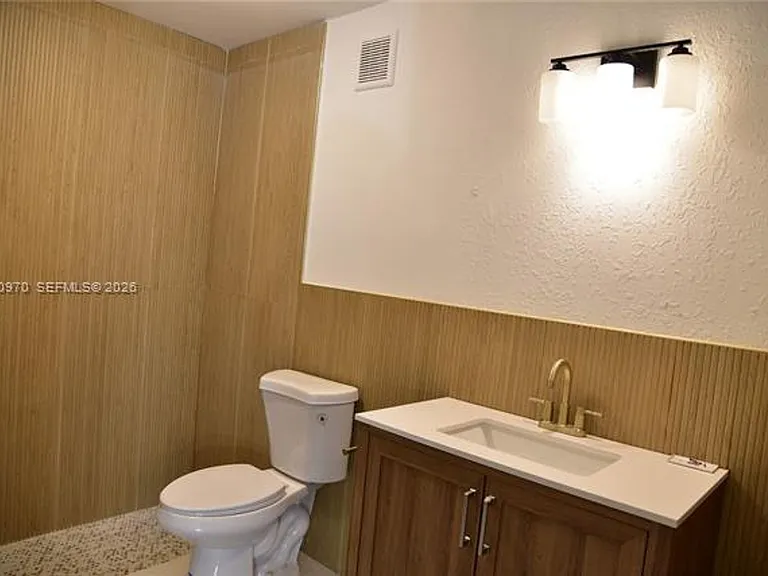 18954 NW 67th Pl #Townhouse 18954 — Photo 9