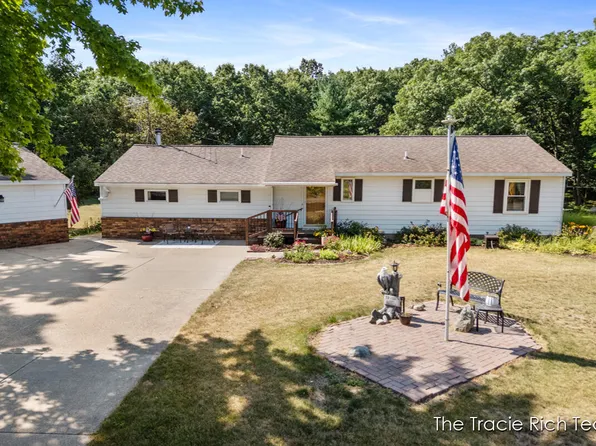 7640 Nine Mile Rd NE, Rockford, MI 49341