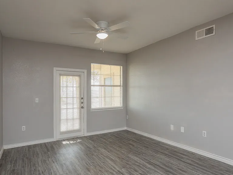 Marshall Meadows Apartment Homes — Photo 7