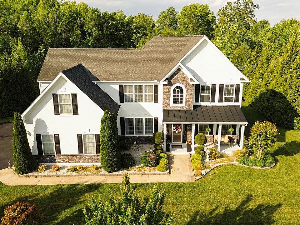 1st image of 604 Ravenglass Dr