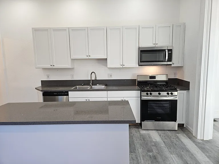 1320 High St #2 — Photo 3